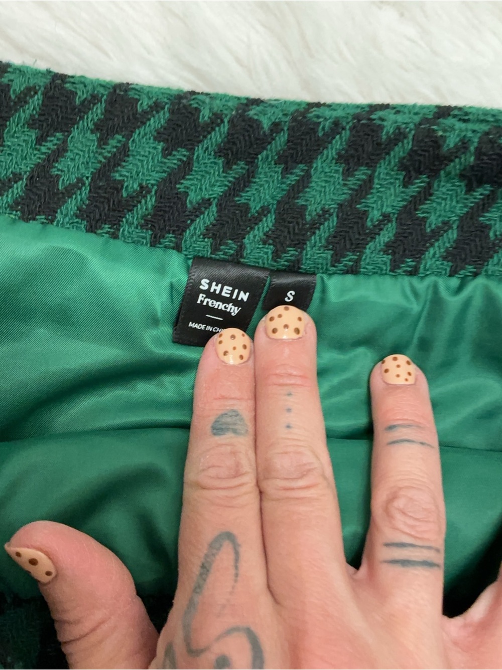 SHEIN - Green & Black Houndstooth Knit Vest Set - Picture 6 of 14